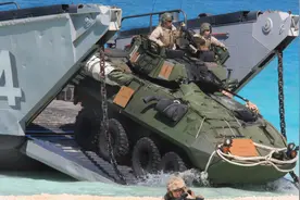 美军拟组建“濒海战斗团”，配远程火箭炮部署日本，目标指向谁？视频封面