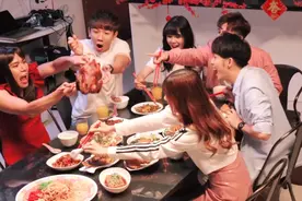 春节vlog：为了拍好新年MV，男主持人变成女儿身，太拼了！视频封面