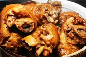 第1次吃猪肘圈，皮软筋烂，满满的胶原蛋白，秘方和做法都告诉您