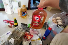 北京大型超市、消毒液最好卖、小伙买了一大瓶！视频封面