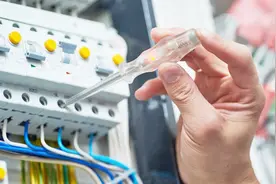 没有电，没有万用表，怎么快速判断空开和漏保好坏？一支电笔就行