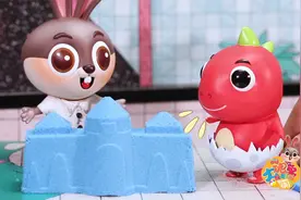 《自制太空沙》用家里常见的材料自制太空沙，超简单的教程！