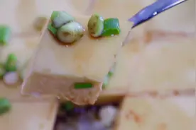 四个鸡蛋半碗清水，水开五分钟出锅成就软嫩Q弹的鸡蛋羹。视频封面