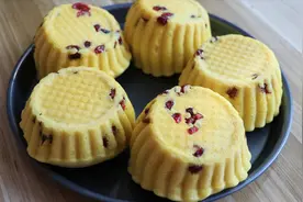 松软可口的蒸蛋糕，操作简单零失败，几分钟就做好，比买的还好吃