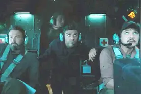 二亿五千万美元现金到底有多重，它能把一架军用直升机负重坠毁视频封面