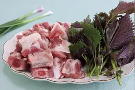 客家人独爱的紫苏排骨，正宗做法8分钟出锅，每一次做汁都吃不剩视频封面