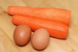 胡萝卜炒鸡蛋，想要好吃很简单，教你一招，鲜脆爽口，吃着真下饭