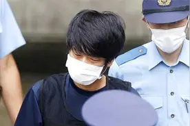 山上彻也杀人被抓，日本舆论震动之际，他母亲终于说了一句话