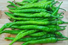 油腌辣椒好吃的做法，30年老配方，香辣开胃嘎嘣脆，放俩月不会坏视频封面