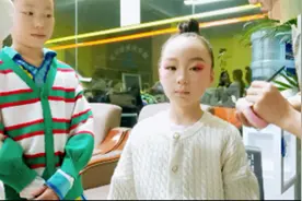 民族舞妆容教程分享，配上特有的演出服，优雅有气质