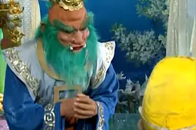 难怪东海龙王对孙悟空卑躬屈膝，你看花果山前一任主人是谁？视频封面