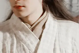 没想到他的龙须刘海居然是自己用筷子挑下来的！还这么好看!