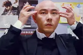 看看张卫健20岁到54岁的变化，以前头发也很茂密，年轻时也很帅