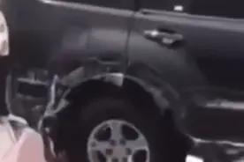 破纪录！科威特73度高温把汽车烤化，室外空无一人视频封面