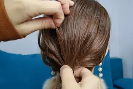 发型这样卷太干净了，发型就算简单也很显高级感，有气质