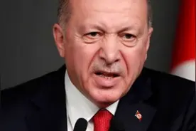 拜登计划得逞？土耳其态度突变，对俄关闭领空，普京2招反击美国视频封面