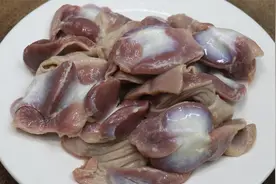 爆炒鸡胗这样做才好吃，鸡胗脆嫩爽口没腥味，香辣过瘾，咸鲜美味视频封面