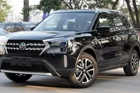 启辰终于“脱胎换骨”！日产引擎+CVT变速箱，五星车标闪闪惹人爱视频封面