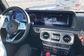 坐进150万落地的奔驰G500里，关门落锁的一瞬间全车人都爱上了！视频封面