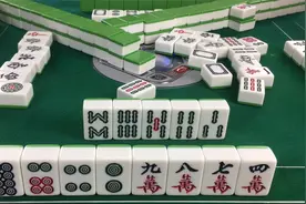 麻将玩不好？就来看看大妈是怎么玩的！这手法学会看谁还敢跟你玩