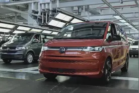 大众德国工厂生产新款迈特威汽车，过程看着真舒服！视频封面