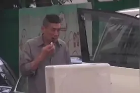 【68岁刘永】当年拍亚视《秦始皇》爆红 跟小30年内地嫩妻离婚视频封面