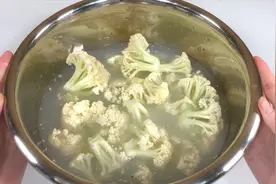 洗花菜只用清水不如不洗，教你正确洗法，脏东西虫卵全洗掉