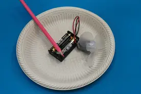 还在为小制作的接线烦恼，小电机的正转反转，你能观察得到吗？视频封面