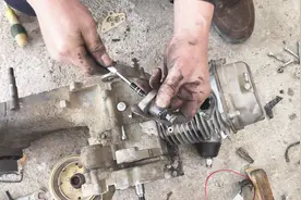 踏板摩托车小链条张紧器，安装和调整技巧你知道吗？老师傅告诉你