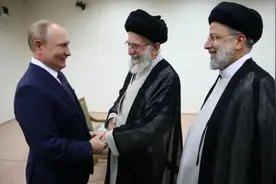 伊朗最高领袖在镜头前与普京握手 外媒：疫情以来的“罕见场景”视频封面