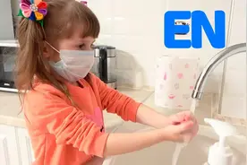 外国小女孩，宝贝们要勤洗手戴口罩，才能赶跑细菌大怪物！视频封面