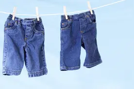 牛仔裤买来粗糙还有异味？用这方法洗一洗，牛仔裤变得柔软没异味