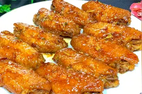 饭店大厨教我的鸡翅家常做法，步骤简单，外焦里嫩，上桌就光盘