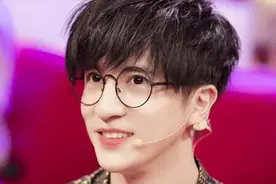 众男星的身高梗，薛之谦量完身高之后：怎么是170cm？你写错了！