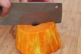 特殊时期多给孩子吃南瓜，香甜滑糯，益胃助消化，提高身体免疫力视频封面