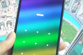 手机锁屏密码打不开，先别急着去修，教你按住这里就能打开！