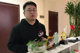 培训考研名师张雪峰“逃离”北京，再牛的老师，也败给了现实视频封面