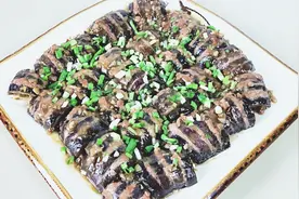 红烧茄子包肉，做法很简单，新手也不会失败，软烂入味，营养丰富