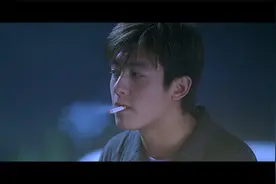 “微信转账三百块 帮我回到香港”视频封面