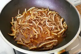 水爆毛肚的家常做法，步骤详细，料足味农，劲道又爽脆，一学就会