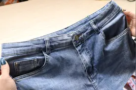 裤腰太大了根本不用剪，简单一招，隐形无痕改小裤腰，方法太棒了视频封面