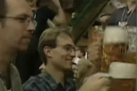 为什么啤酒会受到全世界人民的喜爱呢？看了这支视频你就知道了！