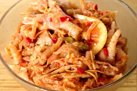 泡椒酸辣无骨鸡爪：学会家庭做法，酸辣开胃，比泡椒凤爪还好吃！