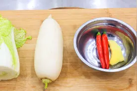 1颗白菜1根萝卜，厨师长教你凉拌酸辣大白菜，清爽开胃的下酒菜