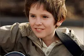 被抛弃的婴儿竟是个音乐天才，长大后凭着音乐天赋让父母找到自己视频封面