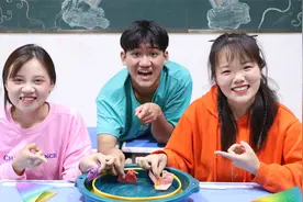 一张卡纸就能做出小鸭子，还可以在水里游来游去，既简单又好玩