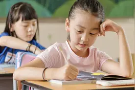 学生给老师乱起外号，平时学习也不见你们脑子转这么快！视频封面