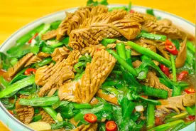 猪腰配韭菜，爆炒才好吃，10秒出锅，保证全熟又鲜嫩