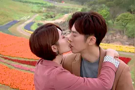 【高甜吻戏】欧美接吻为什么都喜欢把头摇来摇去的？