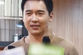 董璇前夫高云翔复出，改名字高晟晖成为制片人，接受采访笑容满面视频封面